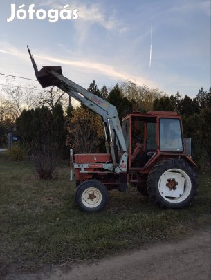 Homlokrakodó T-25 konzollal eladó.