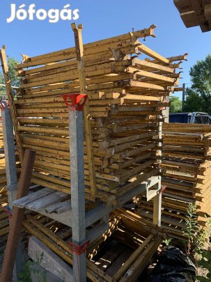 Homlokzati állványtartozék eladó