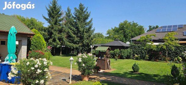 Homokkertben eladó családi ház