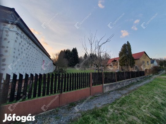 Homokkomáromi 1715 nm-es telek eladó