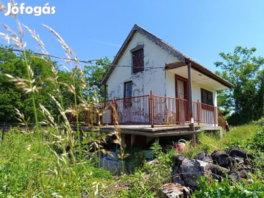 Homokkomáromi 25 nm-es ház eladó