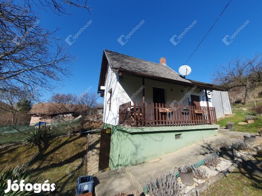 Homokkomáromi 30 nm-es ház eladó