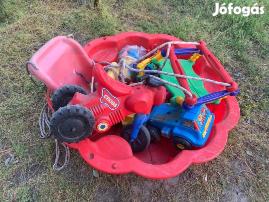 Homokozó, pancsoló medence motor, hinta kültéri műanyag gyerek játékok
