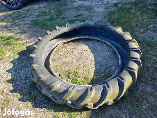 Homokozóhoz traktorgumi elvihető