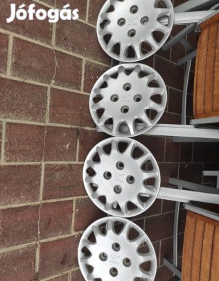 Honda 14" colos gyári  használt dísztárcsa garnitúra eladó