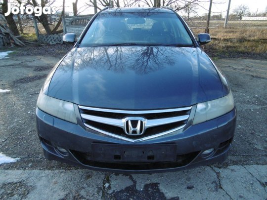 Honda Accord Kombi 2.2 Diesel Bontódik