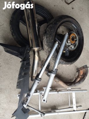 Honda CBR 600 F4 alkatrész