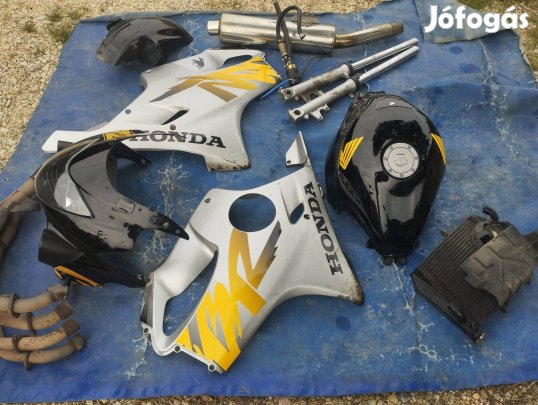 Honda CBR 600 F4 alkatrész , tank