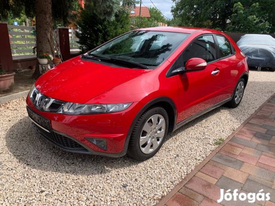 Honda Civic 1,4, digit klíma, tölatóradar, szervizkönyv