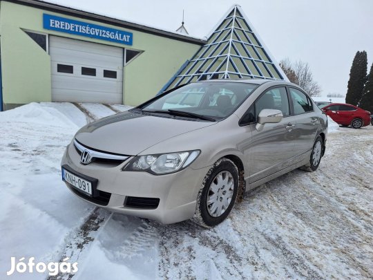Honda Civic 1.8 LS Magyarországi Végig Márkasze...