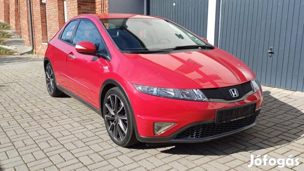 Honda Civic 1.8 Sport Friss műszaki - Szervizkö...