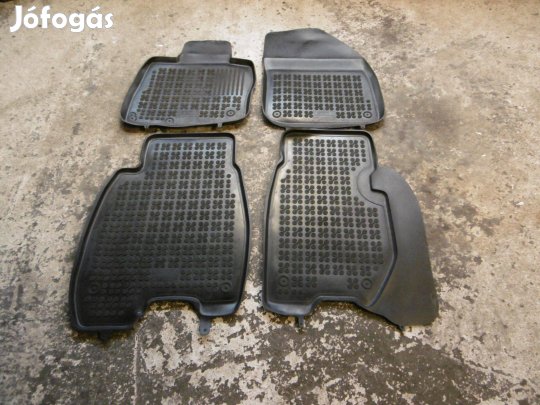 Honda Civic VIII Ufo Méretpontos Gumiszőnyeg Hótálca