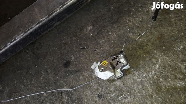 Honda Civic VII ES9 Bal Első Ajtó Zárszerkezet