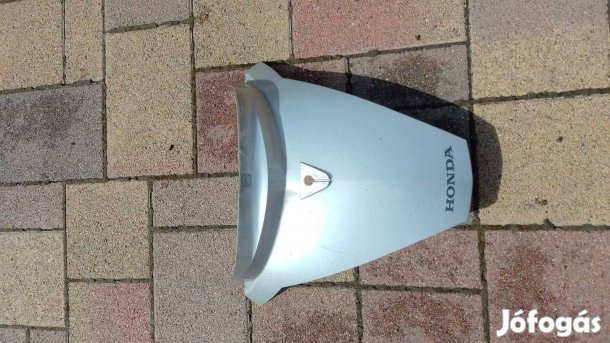 Honda Fes 125-150 Pantheon 2003-2005 hátsó összekötő idom