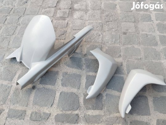 Honda Hornet 600 hűtőidom hátsó sárvédő 2007-2013