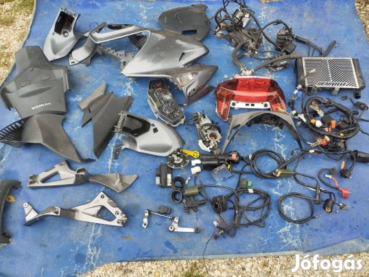 Honda NT 700 V Deauville alkatrész , első lámpa