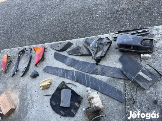 Honda Pantheon lámpa , kapaszkodó, légszűrő ház olajtartály