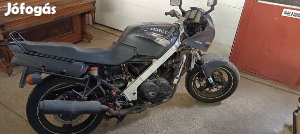 Honda RC24  alkatrészeknek ,felújítása eladó