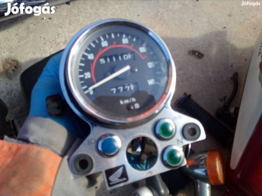 Honda Rebel 250 alkatrész, km óra