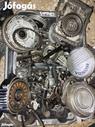 Honda VF 750 Sabre blokk alkatrészek