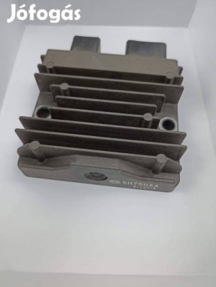 Honda - gyári feszültség szabályozó