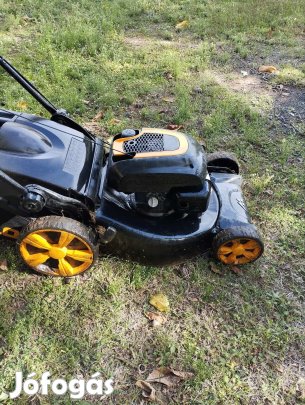 Honda benzin motoros fűnyíró akciós áron eladó!