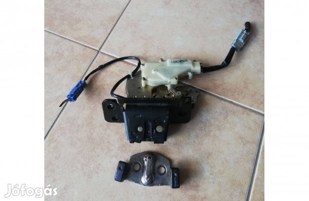 Honda civic 7 gen. csomagtartó zár