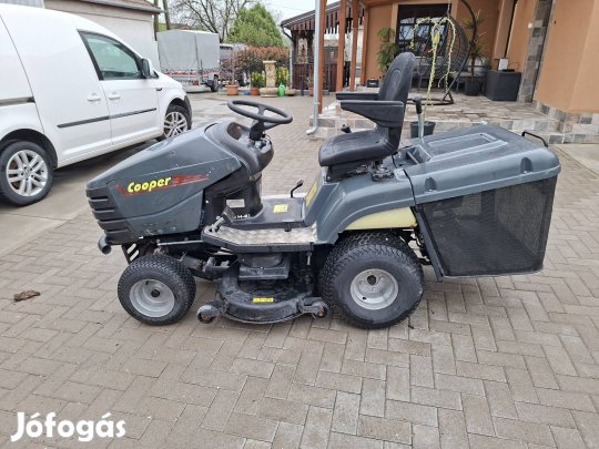 Honda cooper nagyméretű fűnyírótraktor   250cm hosszú 100cm