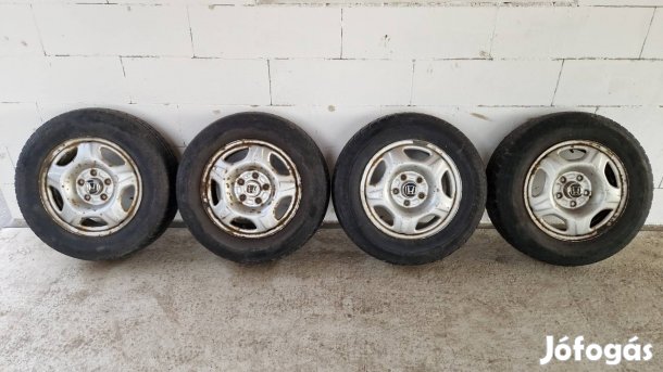 Honda felni téligumival (HR-V)