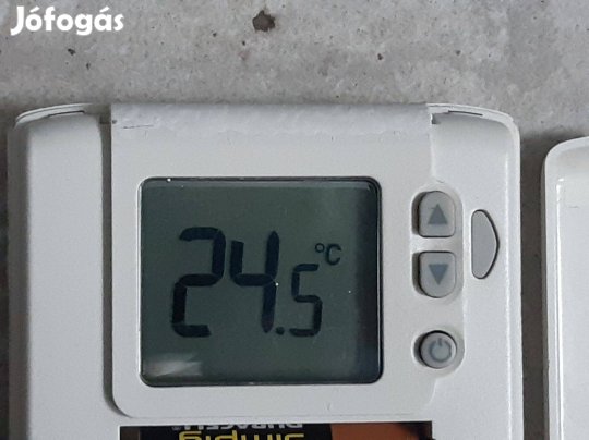 Honeywell DT90A digitális szobatermosztát öntanuló szabályozással