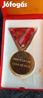 Honvédelmi érdemérem 2db