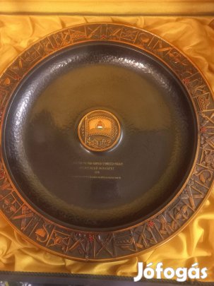 Honvédelmi miniszter dicsérő ajándék réz dísztányér díszdobozban