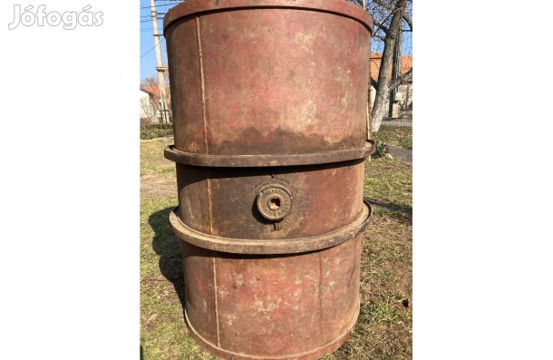 Hordó abroncsos 200 literes zárt helyen tárolt