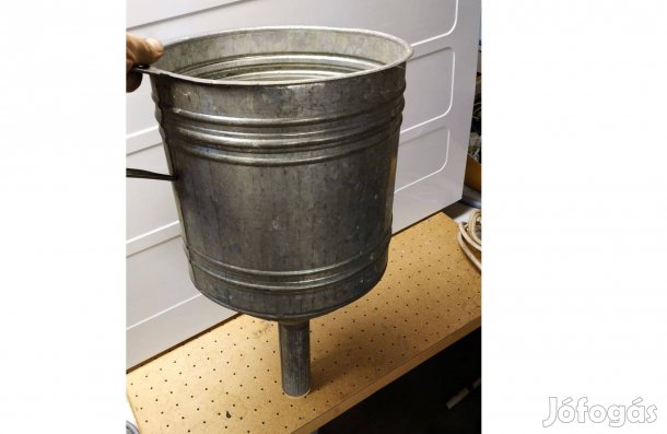 Hordó töltő tölcsér