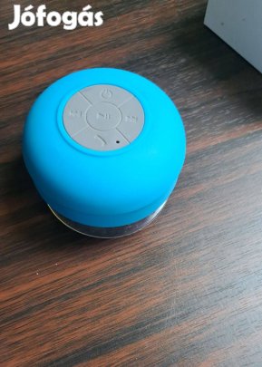 Hordozható, vízálló hangszóró tapadókoronggal