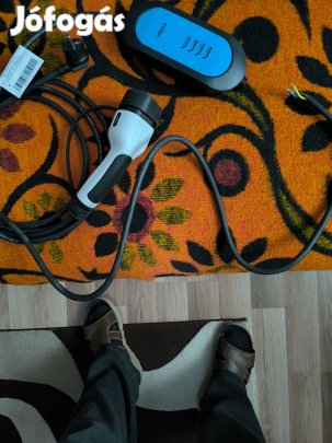 Hordozható eletromos autó falitöltő (2-es típus)