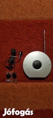 Hordozható rádió beépített hangszóróval és fülhallgatóval 