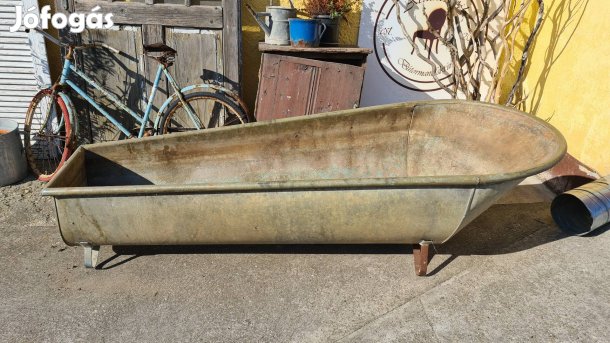 Horganyzott Bádog kád