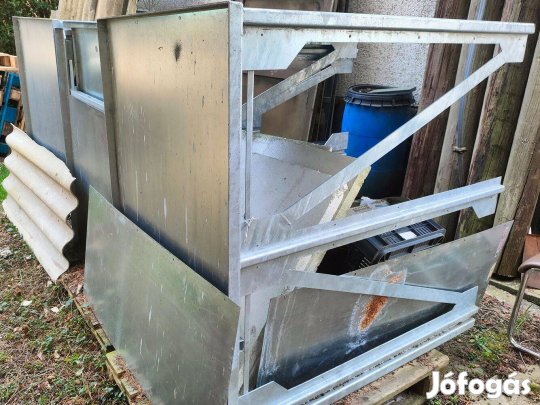 Horganyzott emelvény 90x120 cm