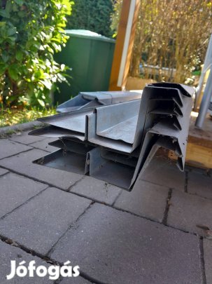 Horganyzott oromszegély korcos 2m 6db