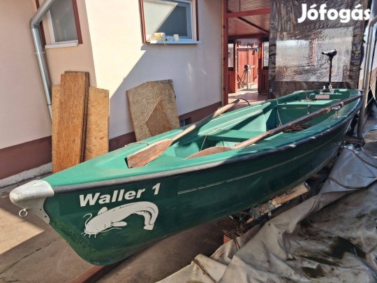 Horgász, motor csónak