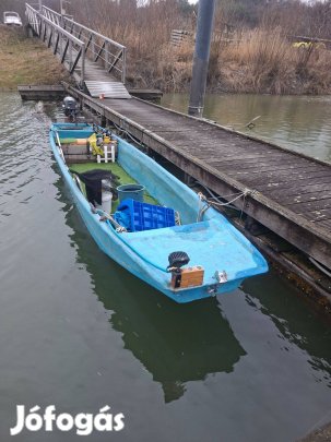 Horgászcsónak, üvegszál, teljes felszereléssel, 10 le motorral eladó
