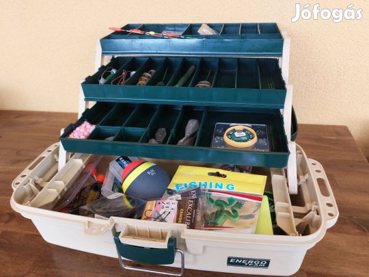 Horgászdoboz - mindenféle holmival