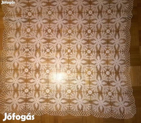 Horgolt asztalterítő eladó