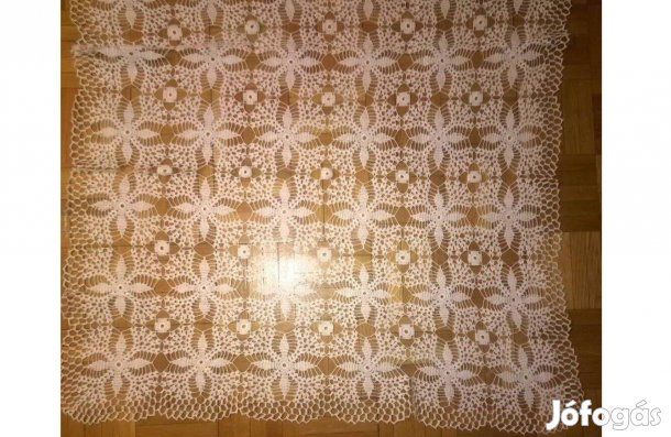 Horgolt asztalterítő eladó