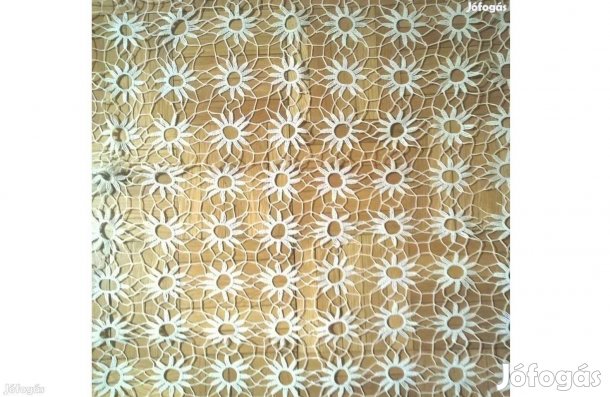 Horgolt asztalterítő eladó