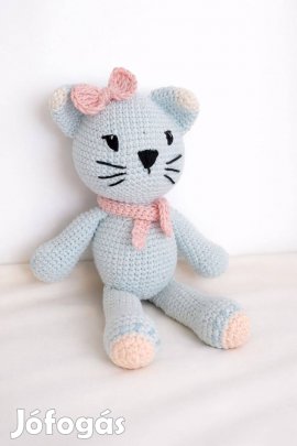 Horgolt cica kisbabáknak is