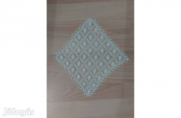 Horgolt csipke, ekrű színű 23 x 23 cm-es