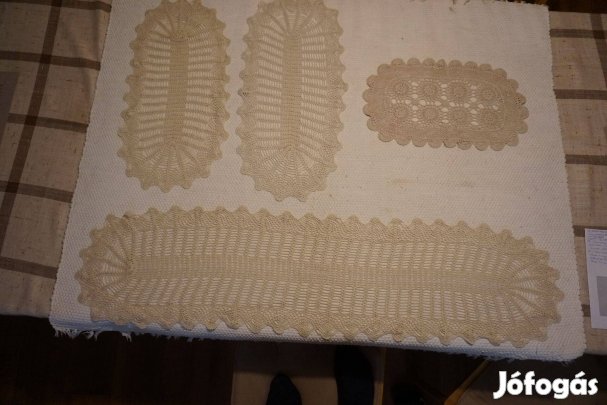 Horgolt csipke alátét terítő garnitúra egyben eladó