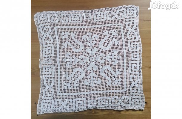 Horgolt csipke terítő, hagyatékból eladó!